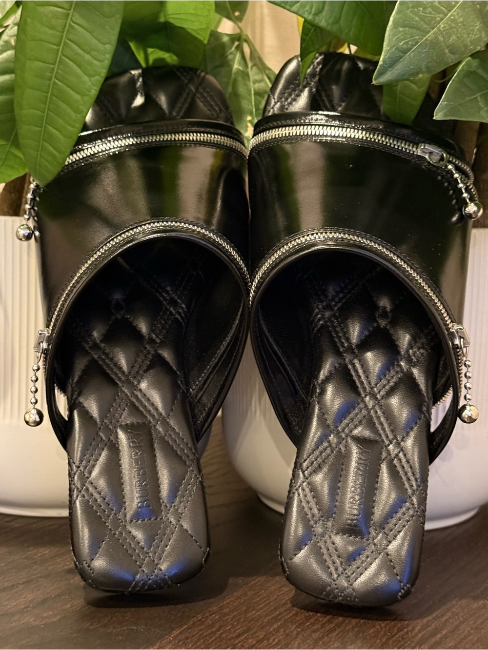 Burberry Decorative-Zip Flat Leather Sandals (NWT✨)